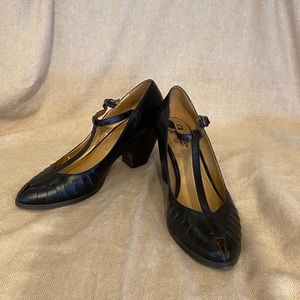 Seychelles Black Peep Toe Heel